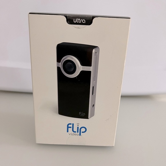 Flip Video. NWT. Never opened/sealed box. - Picture 3 of 4